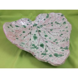 Schale aus Keramik in Form eines Blattes. ca. 35 cm l  18 cm b - Raritäten